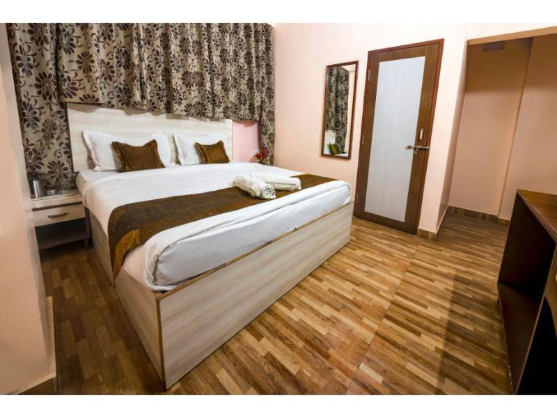 Hotel Bleue Mont Varanasi Esterno foto