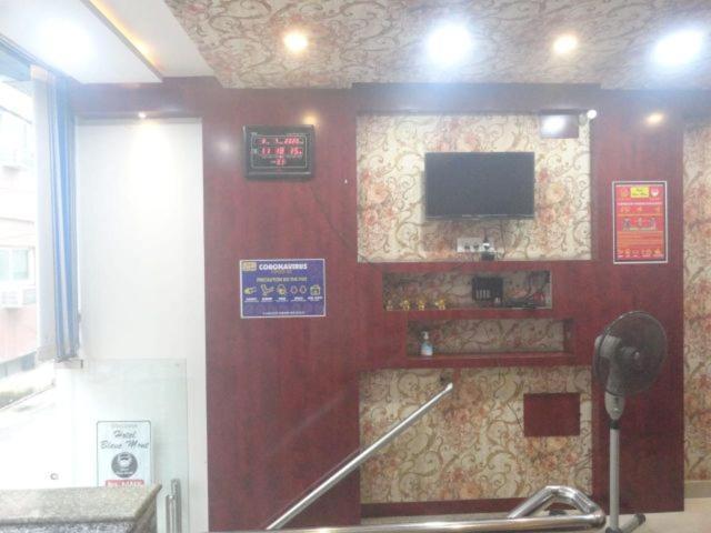 Hotel Bleue Mont Varanasi Esterno foto