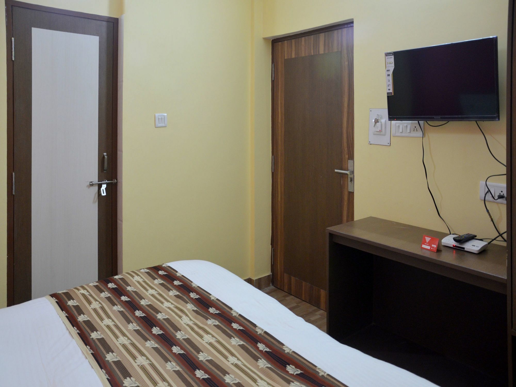 Hotel Bleue Mont Varanasi Esterno foto
